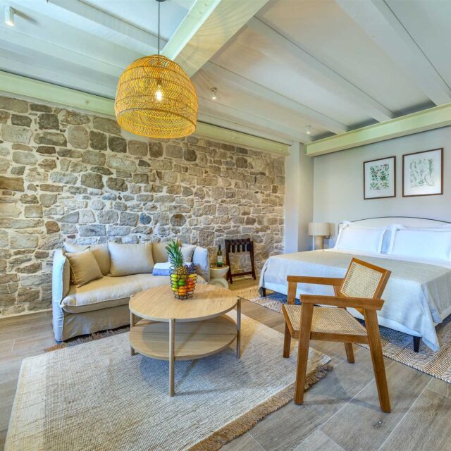 Golden Immortelle 202